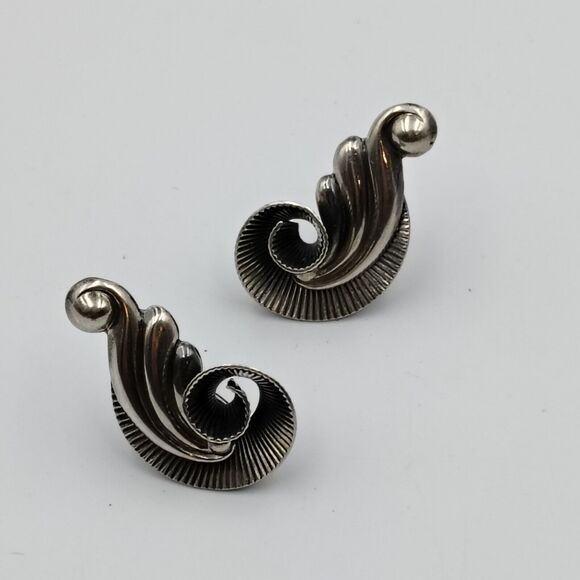 Vintage Danecraft Sterling Silver 925 Art Deco Floral Motif Screw Back Earrings - Picture 3 of 14